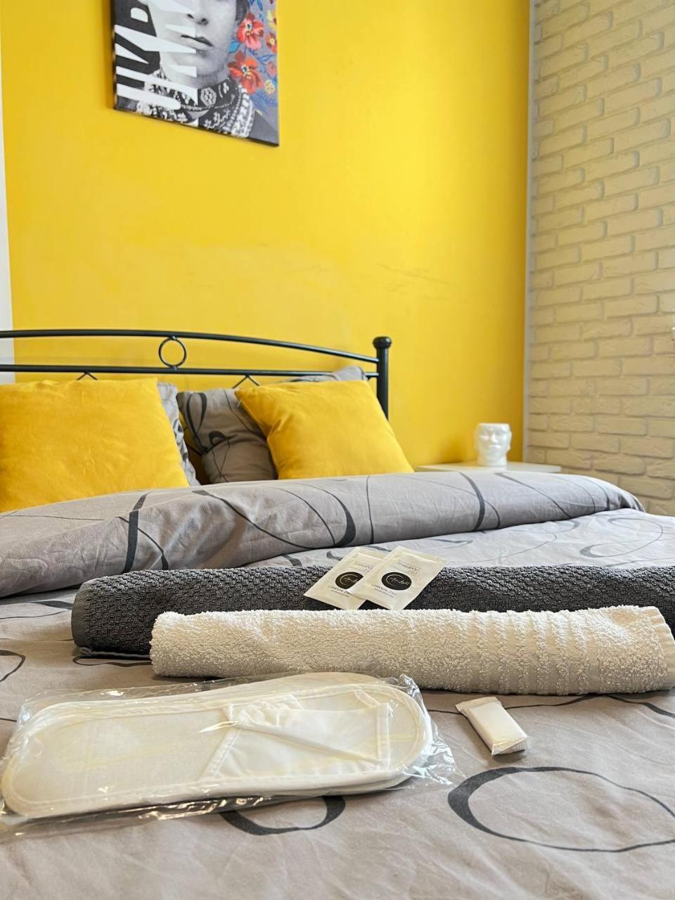 Moonlight Hostel Lviv Ngoại thất bức ảnh